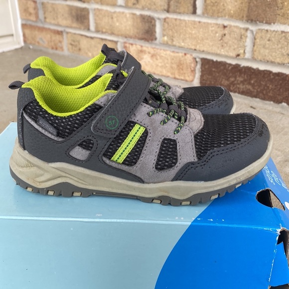 Stride Rite Toddler Sneakers - Picture 2 of 6